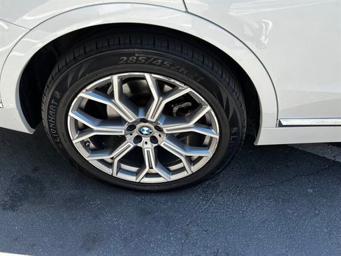 Used 2021 BMW X7 xDrive40i w/ Premium Package AWD/4WD image 12