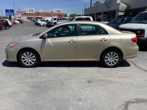Used 2013 Toyota Corolla LE FWD image 17