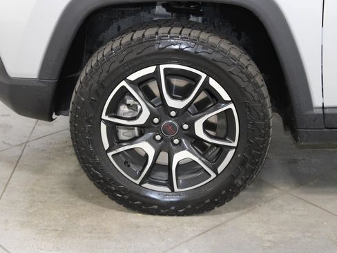 Used 2025 Jeep Compass Trailhawk AWD/4WD image 18