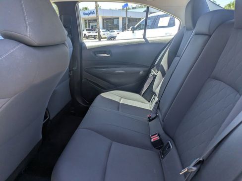 Used 2020 Toyota Corolla LE image 12