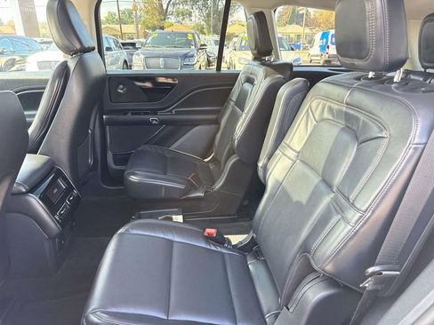 Used 2025 Lincoln Aviator Reserve image 10