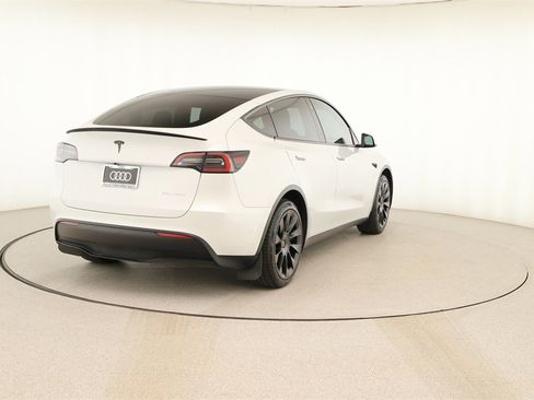 Used 2023 Tesla Model Y Long Range image 6