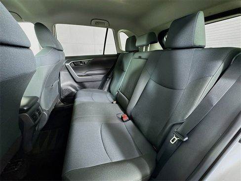 Certified 2022 Toyota RAV4 LE image 26