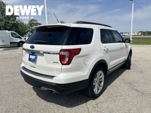 Used 2018 Ford Explorer XLT w/ Equipment Group 202A AWD/4WD image 8