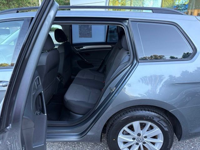 Used 2016 Volkswagen Golf S FWD image 24