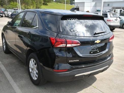 Used 2023 Chevrolet Equinox LT image 2