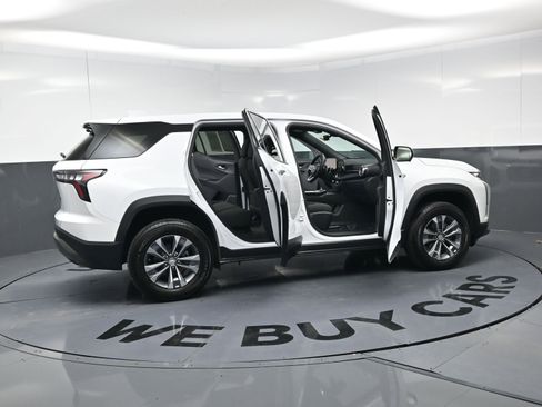 Certified 2025 Chevrolet Equinox LT w/ Safety and Technology Package image 24