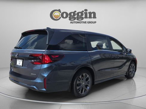 New 2026 Honda Odyssey Touring image 5