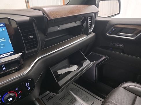 Used 2022 Chevrolet Silverado 1500 High Country w/ Z71 Off-Road Package image 31