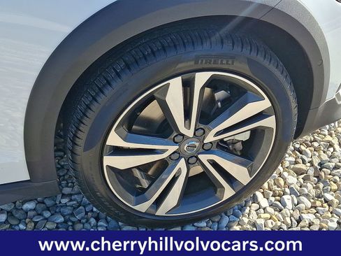 Certified 2025 Volvo V60 B5 Cross Country Plus image 9