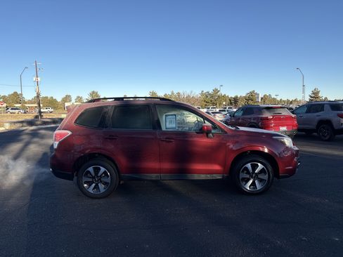 Used 2017 Subaru Forester 2.5i Premium w/ All-Weather Package image 9