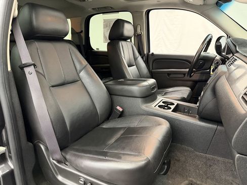 Used 2010 Chevrolet Tahoe LT w/ Luxury Package RWD image 13