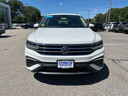 Certified 2023 Volkswagen Tiguan SE w/ Panoramic Sunroof Package AWD/4WD image 2