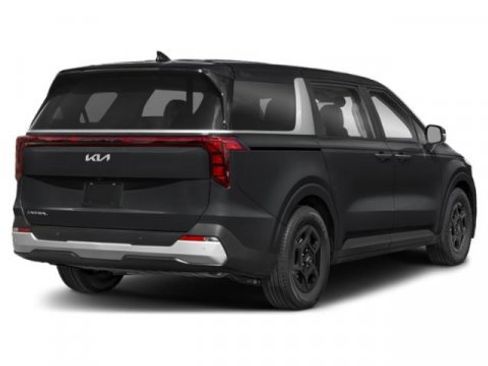 Used 2025 Kia Carnival image 2