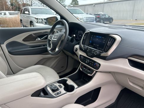 Used 2022 GMC Terrain Denali w/ Denali Premium Package image 21