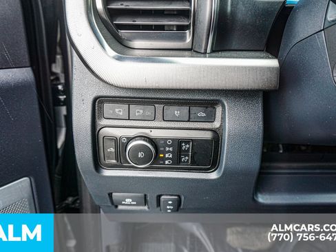 Used 2023 Ford F450 Platinum w/ FX4 Off-Road Package AWD/4WD image 36