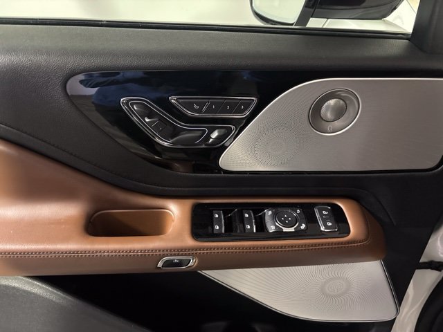 Used 2020 Lincoln Aviator Reserve w/ Equipment Group 202A AWD/4WD image 11