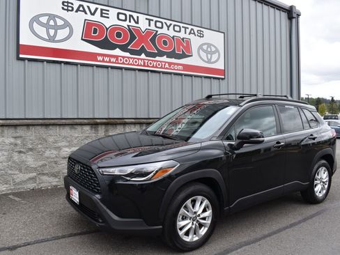 Certified 2024 Toyota Corolla Cross LE AWD/4WD image 2