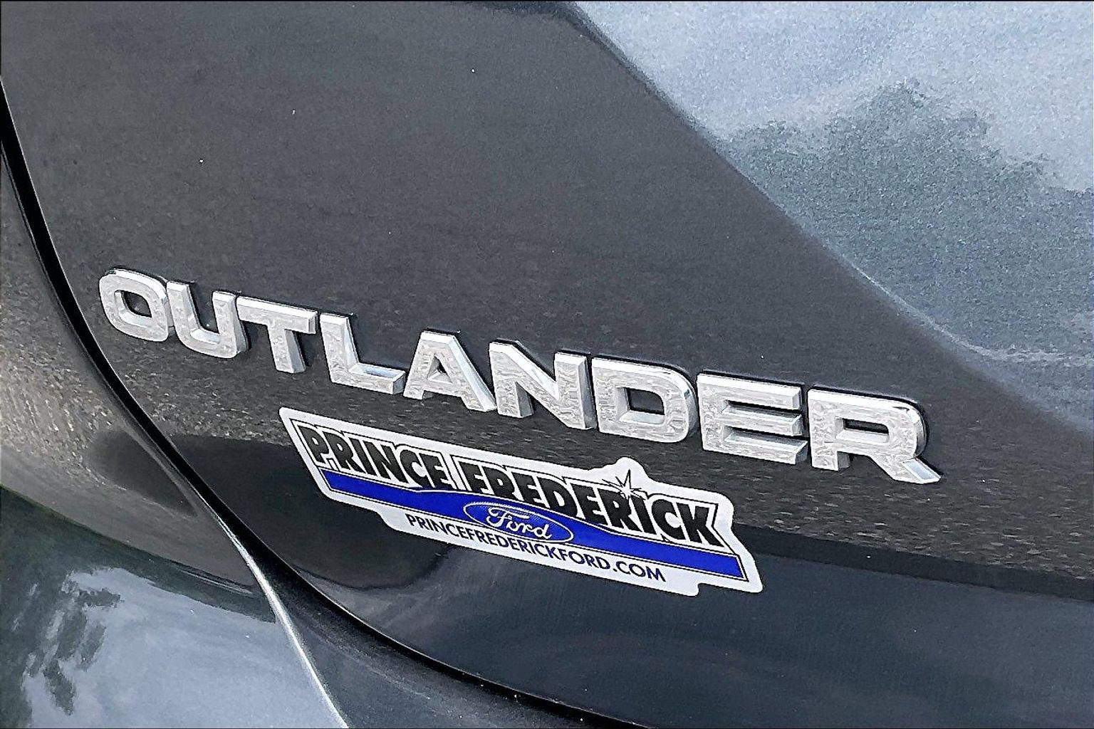 Used 2025 Mitsubishi Outlander SE FWD image 8