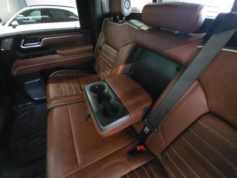 Used 2025 GMC Sierra 3500 Denali Ultimate AWD/4WD image 30