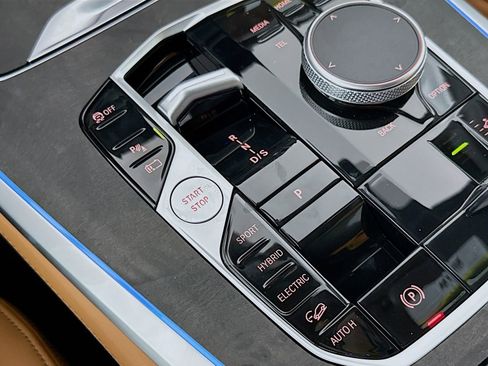 New 2026 BMW X5 xDrive50e w/ Premium Package image 17