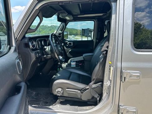 Used 2020 Jeep Wrangler Unlimited Sahara AWD/4WD image 8