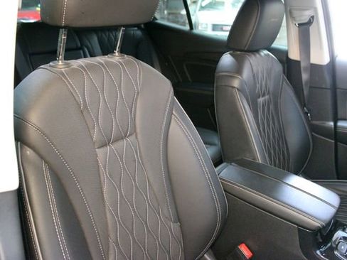 Used 2023 Buick Envision Avenir AWD/4WD image 11