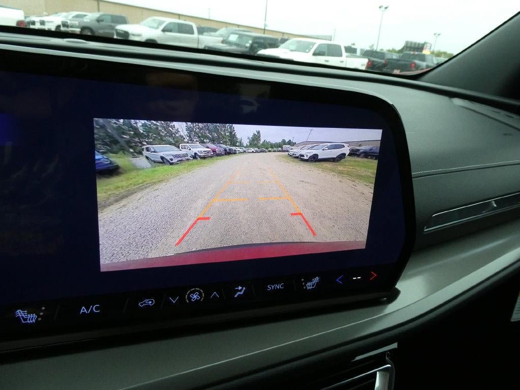 New 2027 Chevrolet Traverse LT AWD/4WD image 25