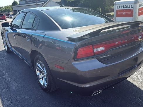 Used 2013 Dodge Charger SXT Plus image 2