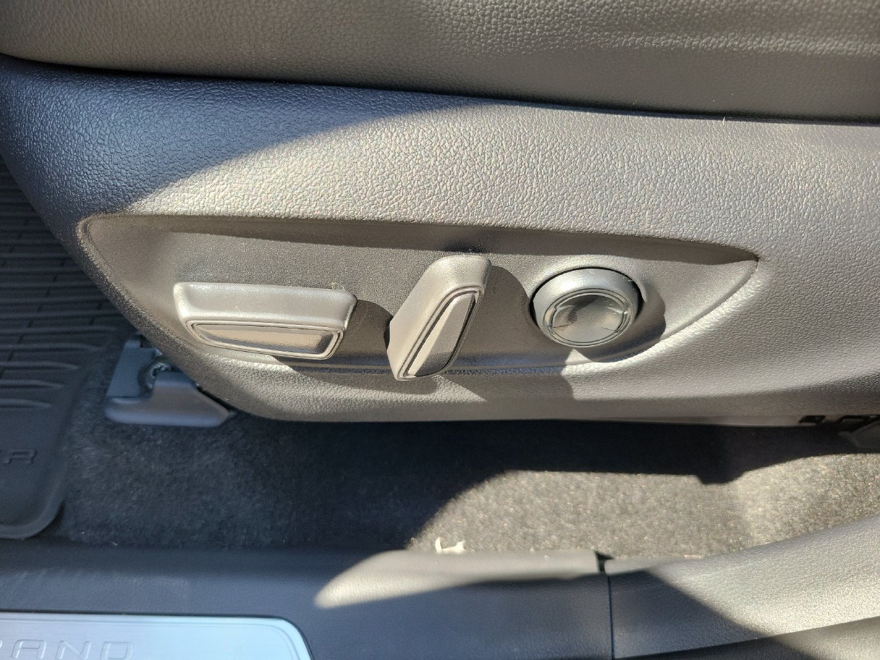 Used 2026 Toyota Grand Highlander FWD image 18