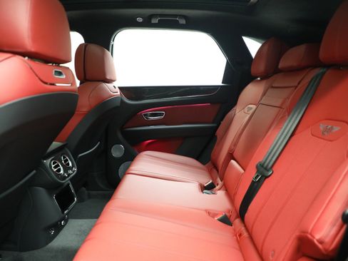 New 2025 Bentley Bentayga image 23