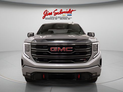 Used 2024 GMC Sierra 1500 AT4 w/ AT4 Premium Package AWD/4WD image 3