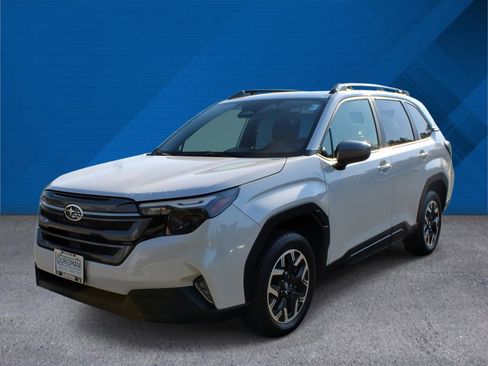 Used 2025 Subaru Forester Premium AWD/4WD image 5