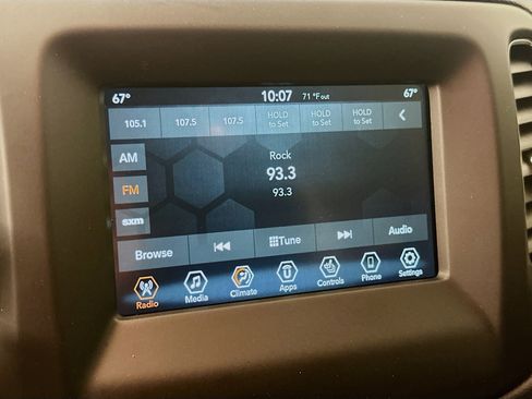 Used 2018 Jeep Compass Latitude w/ Popular Equipment Group AWD/4WD image 21