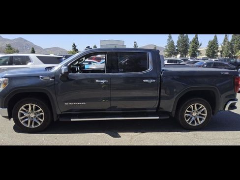 Used 2022 GMC Sierra 1500 SLT w/ SLT Premium Plus Package AWD/4WD image 8