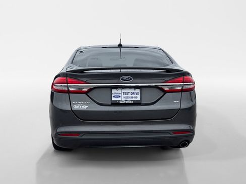 Used 2017 Ford Fusion SE w/ Equipment Group 201A image 5