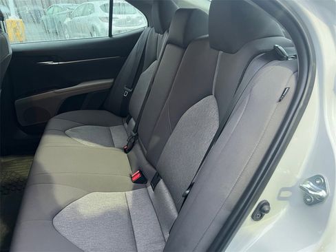 Used 2022 Toyota Camry LE image 21