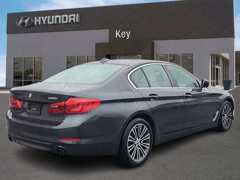 Used 2019 BMW 530i xDrive w/ Convenience Package image 4