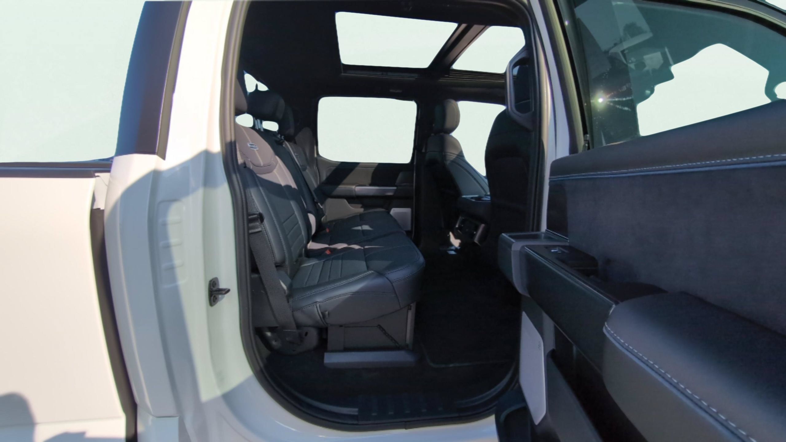 Used 2026 Ford F250 Platinum AWD/4WD image 16