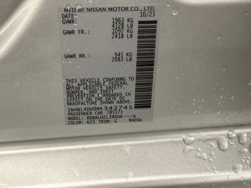 Used 2024 Nissan Altima 2.5 SV FWD image 12