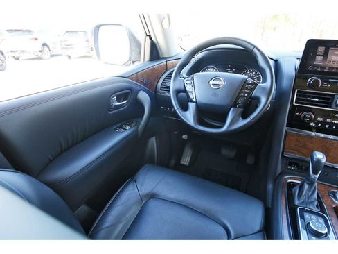 Used 2024 Nissan Armada SL w/ Captain's Chairs Package image 6