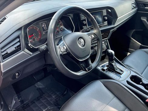 Used 2021 Volkswagen Jetta SE w/ SE Cold Weather Package FWD image 18