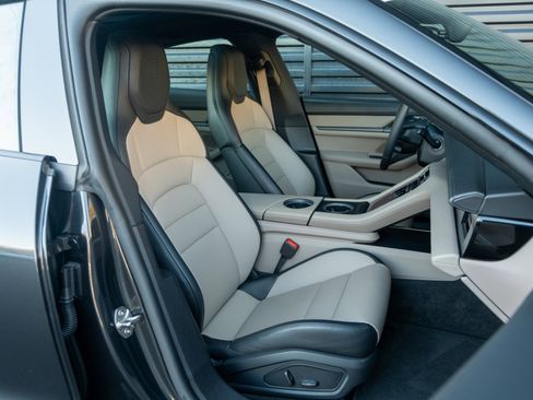 Used 2025 Porsche Taycan 4S image 36