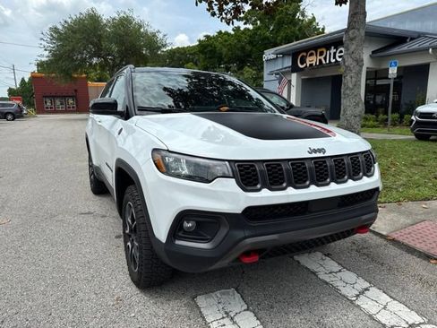 Used 2025 Jeep Compass Trailhawk AWD/4WD image 26