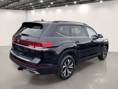 Used 2024 Volkswagen Atlas SE AWD/4WD image 7