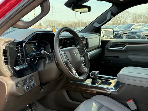 Used 2025 Chevrolet Silverado 1500 RST image 39