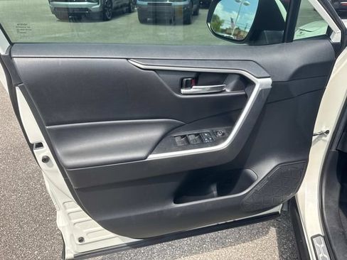 Used 2022 Toyota RAV4 XLE Premium AWD/4WD image 27