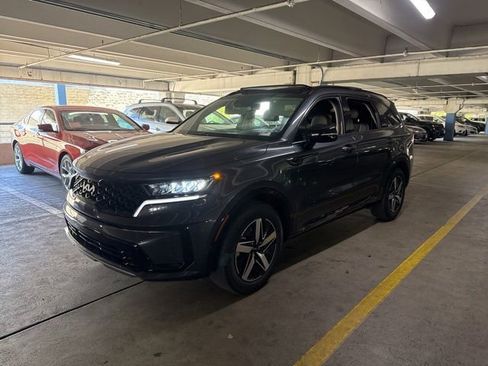 Certified 2023 Kia Sorento S w/ Panoramic Sunroof Package FWD image 2