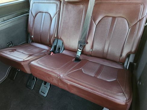 Used 2023 Ford Expedition Limited image 41