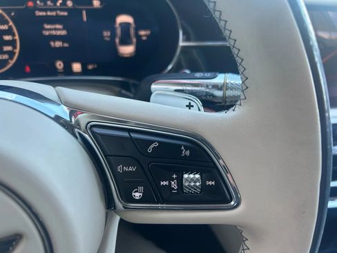 Used 2021 Bentley Flying Spur W12 image 7